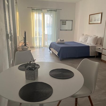 Bay-Dream 4 Appartement Adamantas  Buitenkant foto